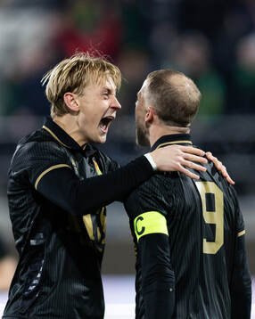 GAIS Gustav Lundgren jublar ihop med Henry Sletsjøe