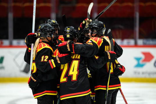 Brynäs Sara Cajanova jublar