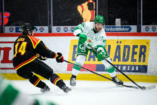 Rögles Josh Dickinson