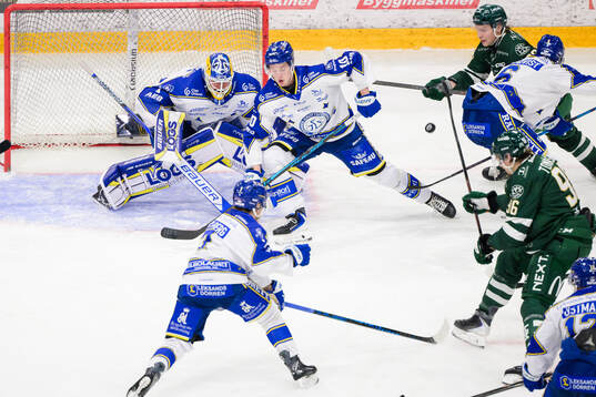 Färjestads David Tomasek och Oskar Steen