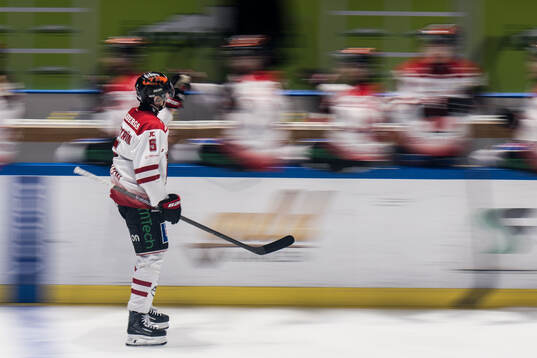 Örebros Gustav Backström jublar