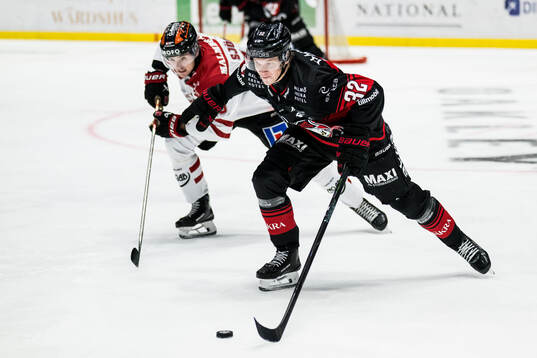 Örebros Svante Sjödin och Malmö Redhawks Joona Ikonen