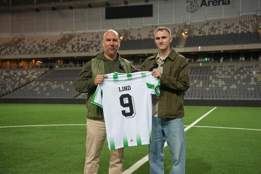 Victor Lind och Hammarbys sportchef Mikael Hjelmberg