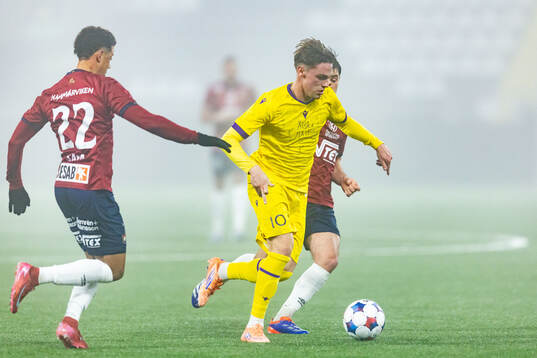 Örgrytes Tobias Sana och Mjällbys Jeppe Kjaer