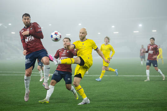 Mjällbys Viktor Gustafson mot Örgrytes Hampus Dahlqvist