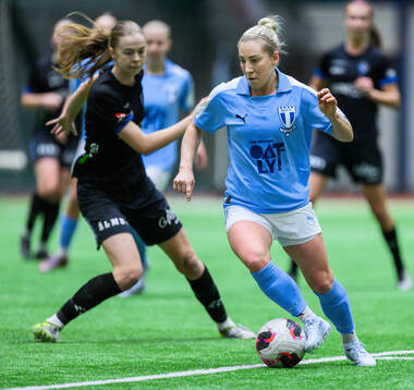 Växjö DFFs Elin Nilsson och Malmö FFs Mia Persson