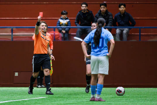 Malmö FFs Alexia Mitkovska får rött kort