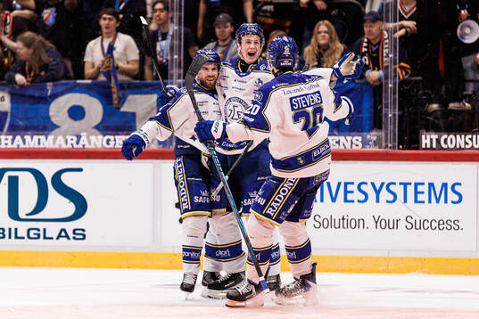 Leksands Oskar Lang jublar