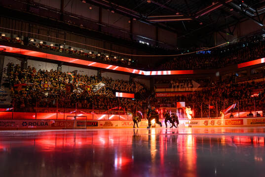 Brynäs spelare gör entré