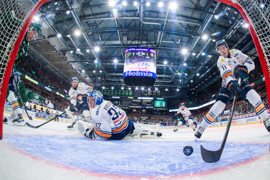 Växjös Brogan Rafferty räddar skott