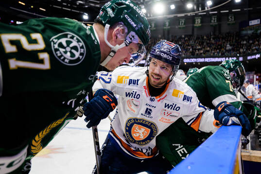 Färjestads Gabriel Carlsson och Växjös Manuel Ågren