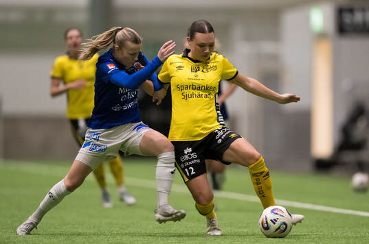 Trelleborgs Nellie Karlsson och Elfsborgs Hedvig Petersson