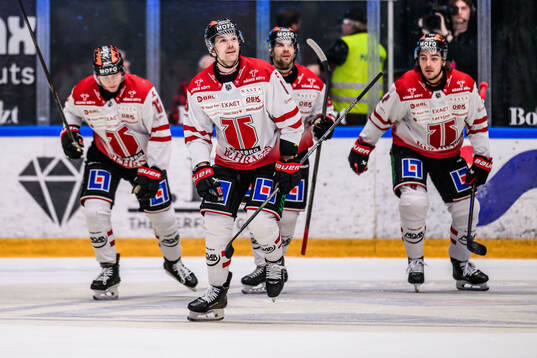 Örebros Filip Berglund jublar