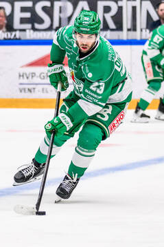 Rögles Josh Dickinson