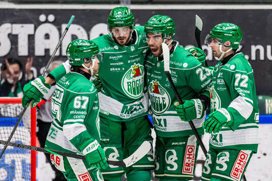 Rögles Josh Dickinson jublar