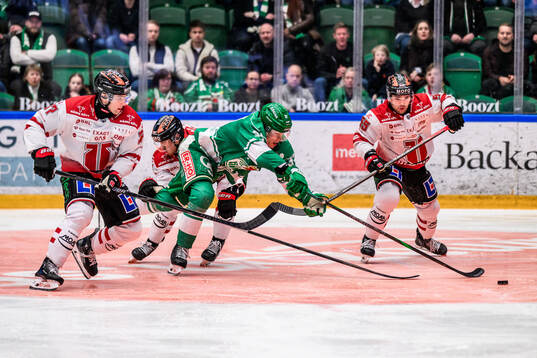 Örebros Glenn Gustafsson och Rögles Albin Sundsvik och