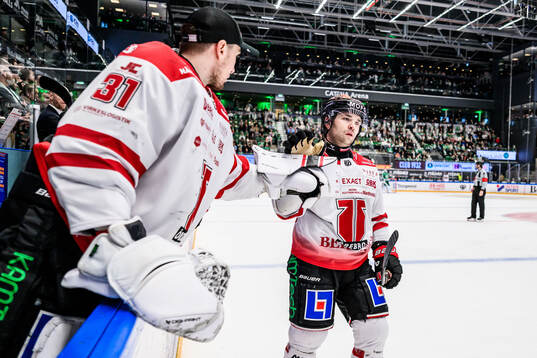 Örebros David Quenneville jublar