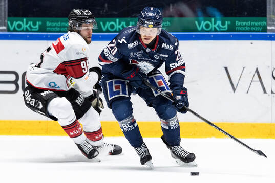 Malmö Redhawks Carl Persson och Linköpings Johan Johnsson