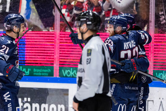 Linköpings Robin Kovacs jublar