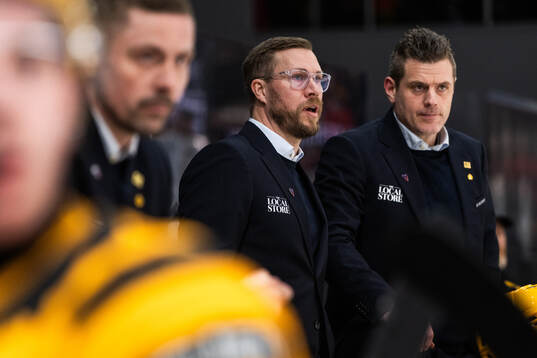 Skellefteås assisterande tränare Andreas Falk och
