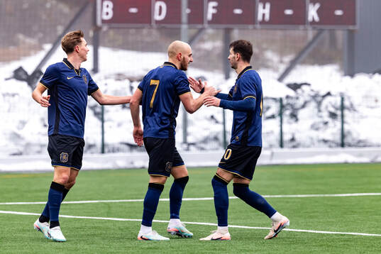 AIKs Amel Mujanic har gjort 0-1 och jublar