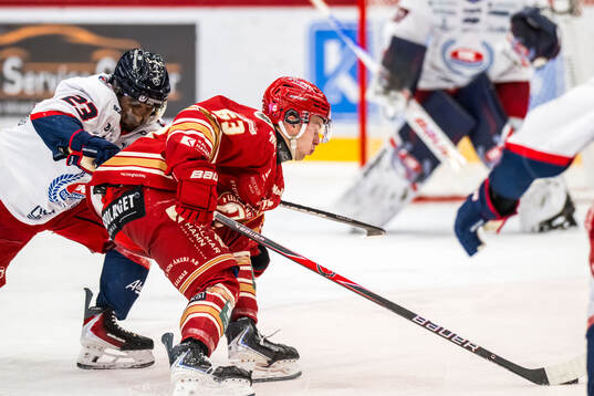 Oskarshamns Kevin Karlsson och Kalmars Matt Fonteyne