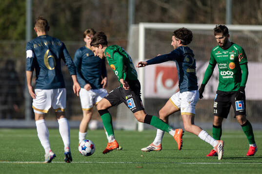 Varbergs Noah Johansson och Halmstads Rocco Ascone