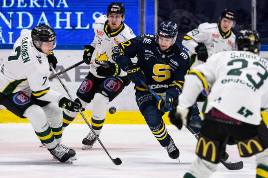 Östersunds Joel Olkkonen och Södertäljes Viktor Liljegren