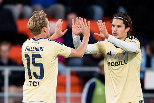 Djurgårdens Oskar Fallenius och Nino Zugelj jublar