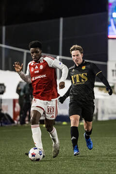 Sandvikens IFs Anomnachi Chidi och GAISs Robin Frej