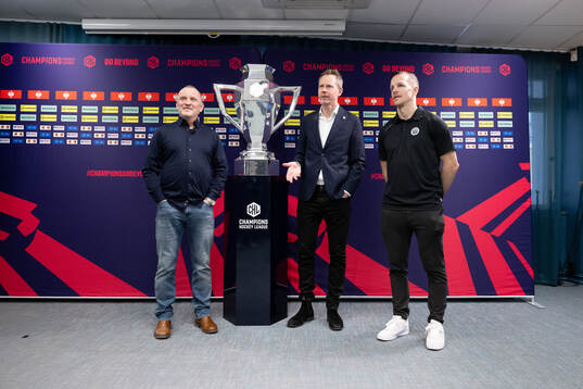 Thomas Berglund, head coach of Luleå,  Robert Ohlsson,