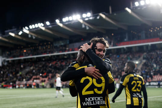 Hammarbys Moise Elohim Victoire Kabore och Noah Persson