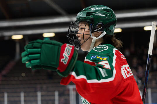 Frölundas Ebba Westerlind jublar