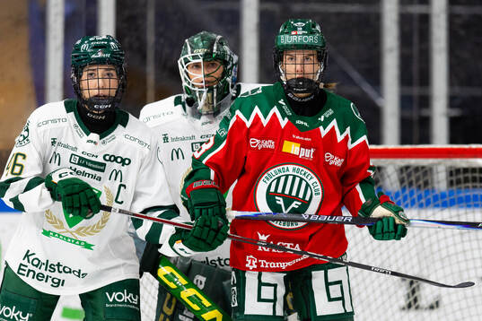 Färjestads Emelie Cordoba, målvakt Ida Boman och