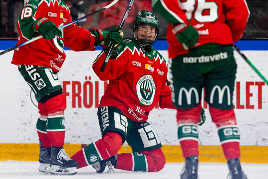 Frölundas Emilia Vesa jublar