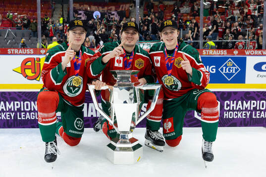 Theodor Niederbach, Max Lindholm and Ivar Stenberg