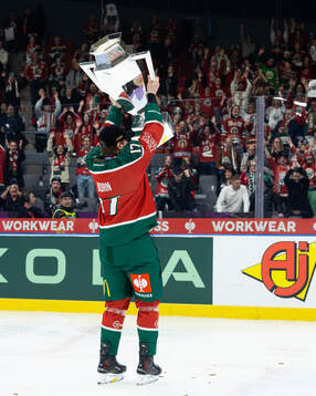 Isac Born of Frölunda celebrates with the trophy