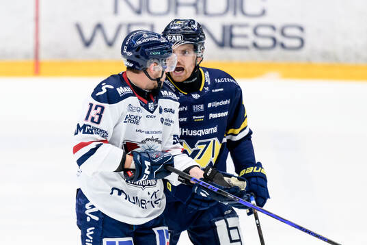 Linköpings Jakub Vrana och HV71s William Ignberg Nilsson