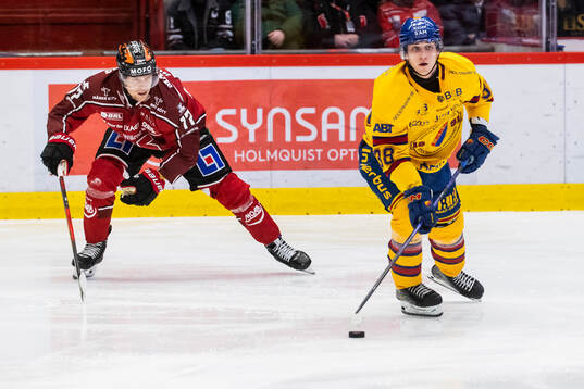Örebros William Wikman och Djurgårdens Victor Eklund
