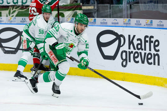 Rögles Josh Dickinson