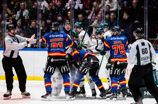 Malmö Redhawks Axel Sundberg och Färjestads Adam Ollas