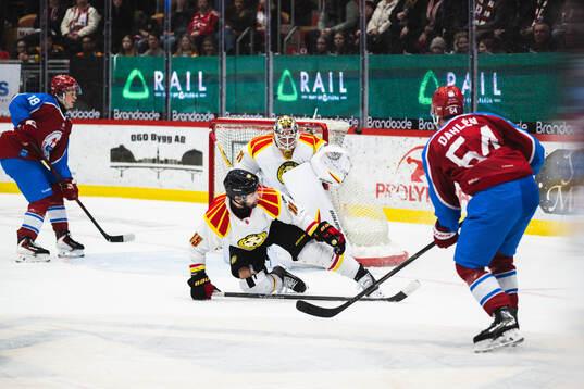 Brynäs målvakt Erik Källgren, Simon Bertilsson och