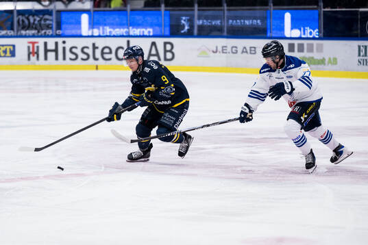 Södertäljes Patrik Zackrisson och Karlskogas Tobias