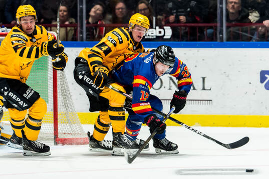 Skellefteås Rasmus Bergqvist och Malmö Redhawks Linus