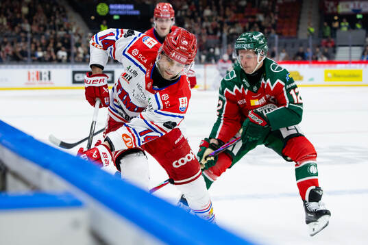 Timrås Emil Pettersson och Frölundas Max Friberg