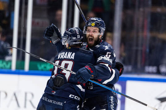 Linköpings Oscar Fantenberg jublar