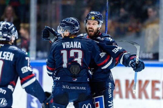 Linköpings Oscar Fantenberg jublar