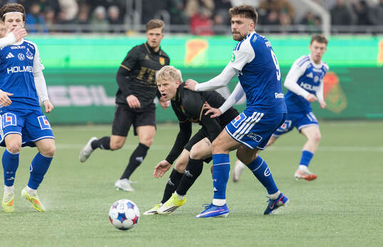 GAISs Robert Frosti Thorkelsson och IFK Norrköpings Tim