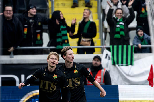 GAISs Max Andersson och GAISs Robin Frej jublar