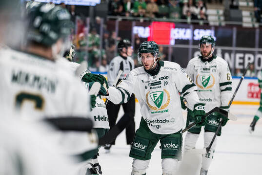 Färjestads Per Åslund jublar